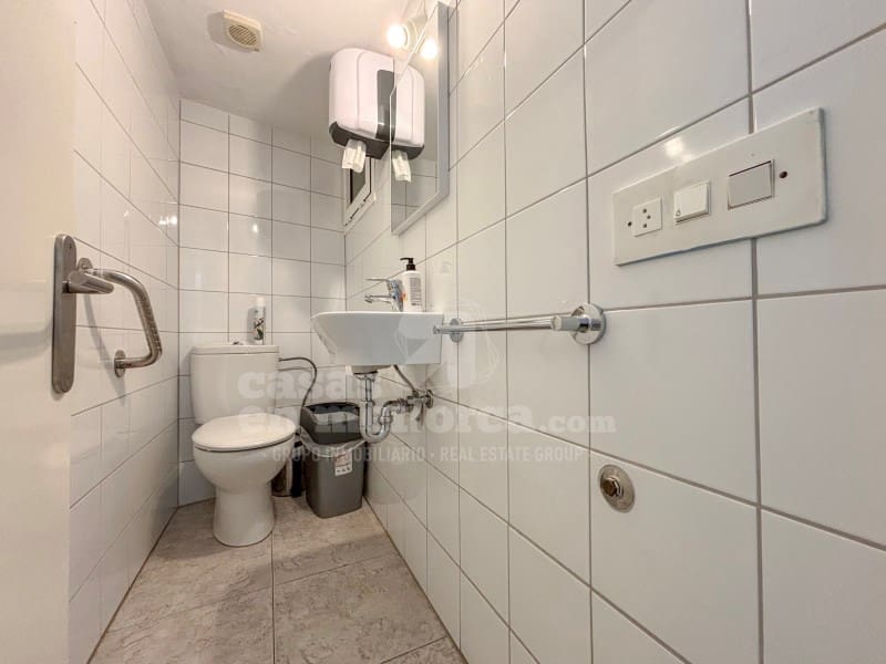 Kommersiell til leie i Mahon / Mao - € 2 200 (Ref: 9799061)