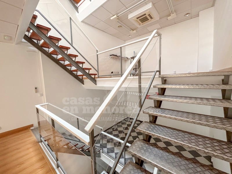 Kommersiell til leie i Mahon / Mao - € 2 200 (Ref: 9799061)