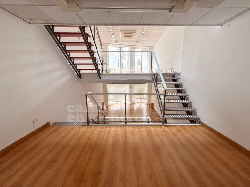 Kommersiell til leie i Mahon / Mao - € 2 200 (Ref: 9799061)