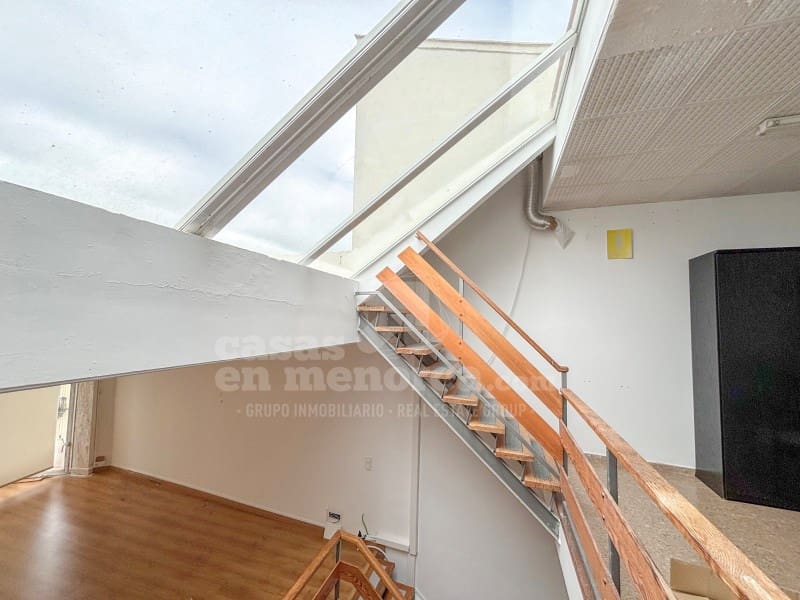 Kommersiell til leie i Mahon / Mao - € 2 200 (Ref: 9799061)