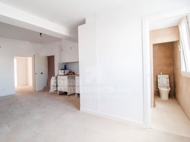 3 slaapkamer Flat te koop in Mahón / Maó - € 320.000 (Ref: 9807877)