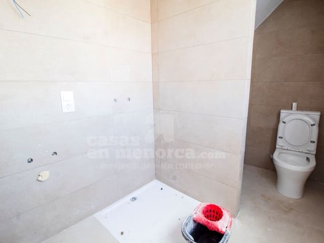 3 slaapkamer Flat te koop in Mahón / Maó - € 320.000 (Ref: 9807877)