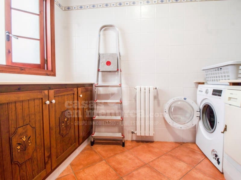 3 makuuhuone Omakotitalo myytävänä paikassa Alayor / Alaior mukana uima-altaan 
autotalli - 1 275 000 € (Ref: 9807879)