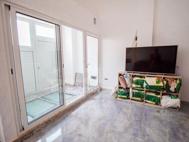 Kaupallinen myytävänä paikassa Es Castell - 298 000 € (Ref: 9820271)