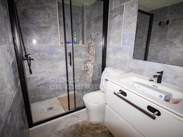 Kaupallinen myytävänä paikassa Es Castell - 298 000 € (Ref: 9820271)