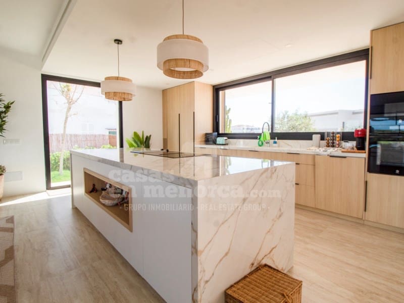 4 bedroom Villa for sale in Cales Piques with pool - € 2,050,000 (Ref: 9836218)