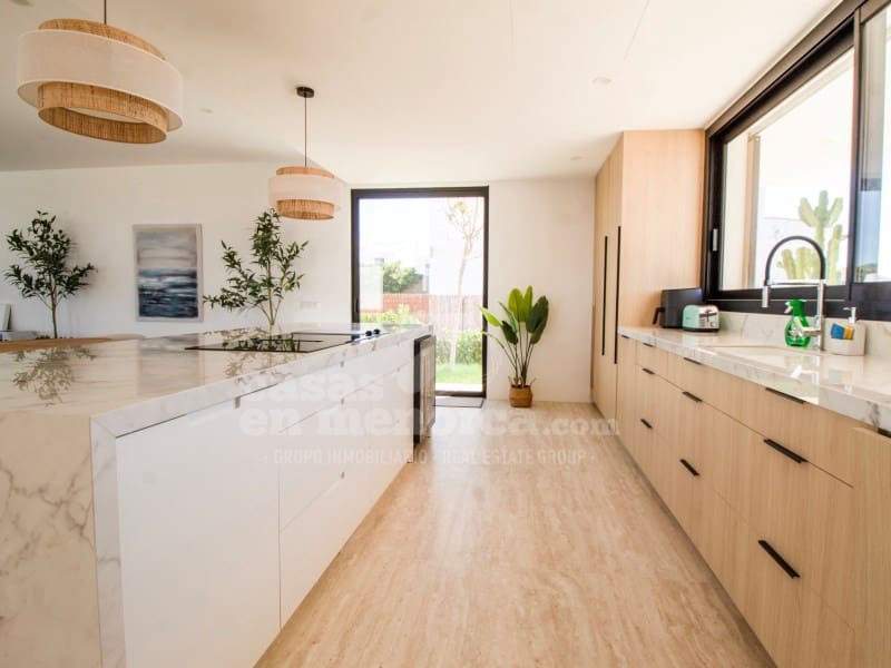 4 bedroom Villa for sale in Cales Piques with pool - € 2,050,000 (Ref: 9836218)