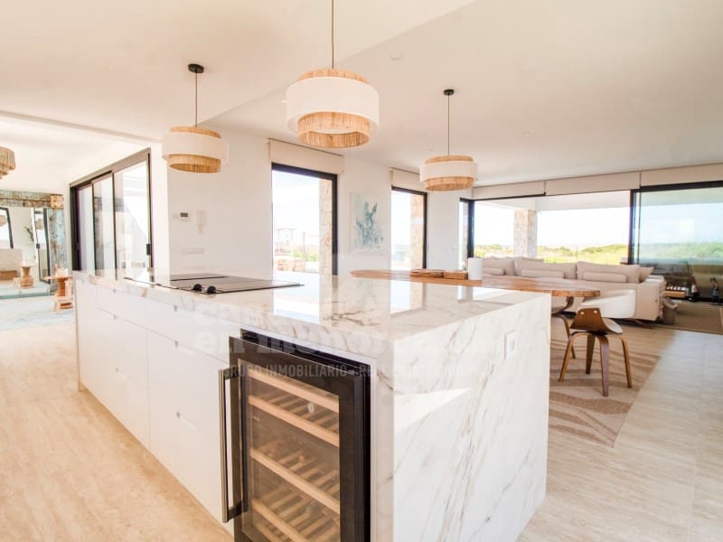 4 bedroom Villa for sale in Cales Piques with pool - € 2,050,000 (Ref: 9836218)