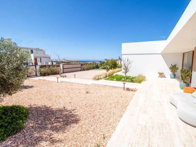 4 bedroom Villa for sale in Cales Piques with pool - € 2,050,000 (Ref: 9836218)