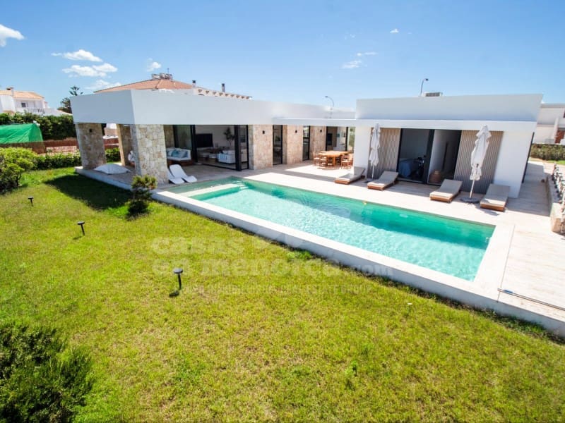 4 bedroom Villa for sale in Cales Piques with pool - € 2,050,000 (Ref: 9836218)