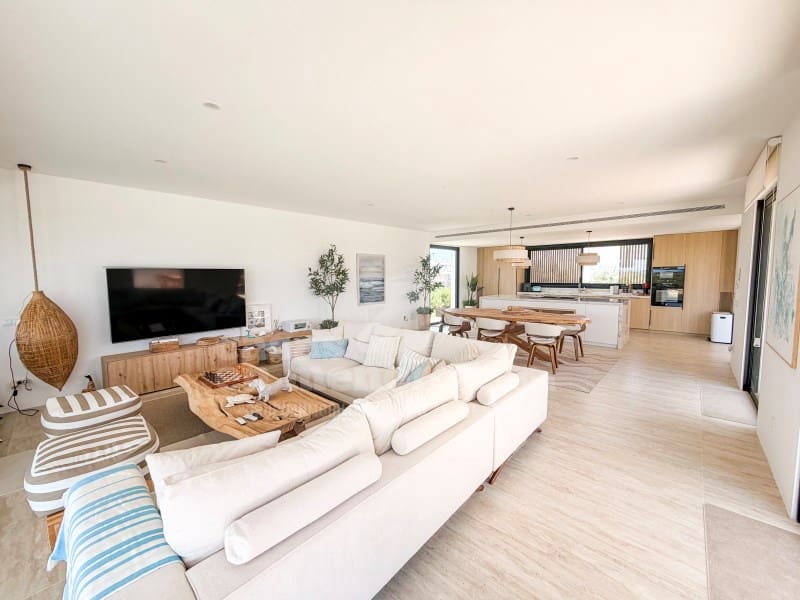 4 bedroom Villa for sale in Cales Piques with pool - € 2,050,000 (Ref: 9836218)