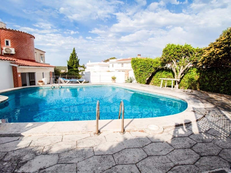 5 soveværelse Villa til salg i Es Castell med swimmingpool garage - € 1.700.000 (Ref: 9851009)
