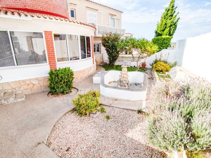 5 soveværelse Villa til salg i Es Castell med swimmingpool garage - € 1.700.000 (Ref: 9851009)