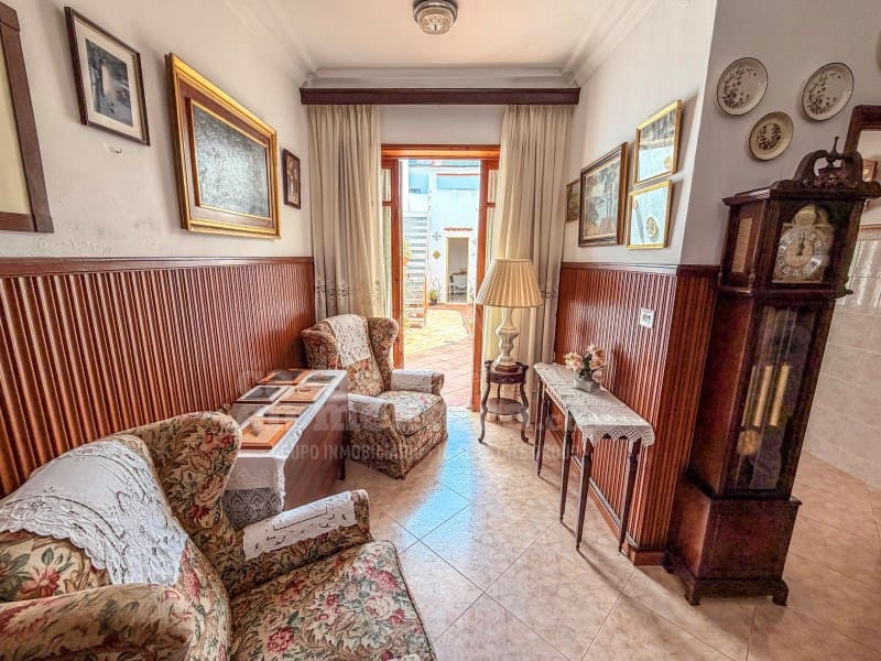 6 soveværelse Byhus til salg i Ciutadella de Menorca - € 780.000 (Ref: 9855438)