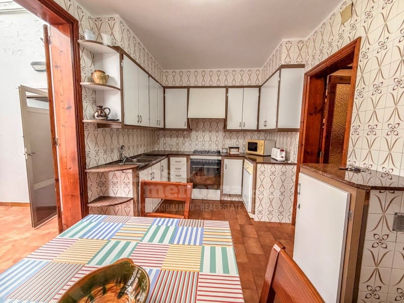 6 bedroom Townhouse for sale in Ciutadella de Menorca with garage - € 695,000 (Ref: 9861715)