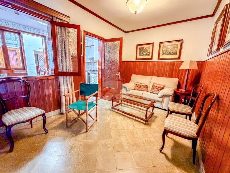 6 bedroom Townhouse for sale in Ciutadella de Menorca with garage - € 695,000 (Ref: 9861715)