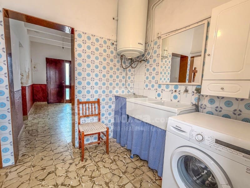 6 bedroom Townhouse for sale in Ciutadella de Menorca with garage - € 695,000 (Ref: 9861715)