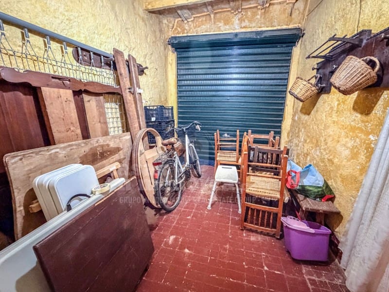 6 bedroom Townhouse for sale in Ciutadella de Menorca with garage - € 695,000 (Ref: 9861715)