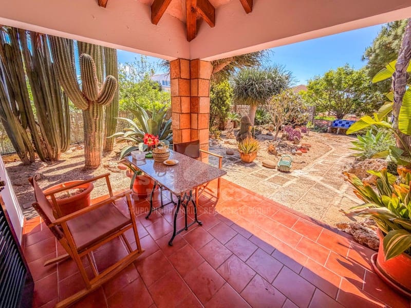 3 sovrum Finca/Hus på landet till salu i Cala Blanca med garage - 835 000 € (Ref: 9868431)