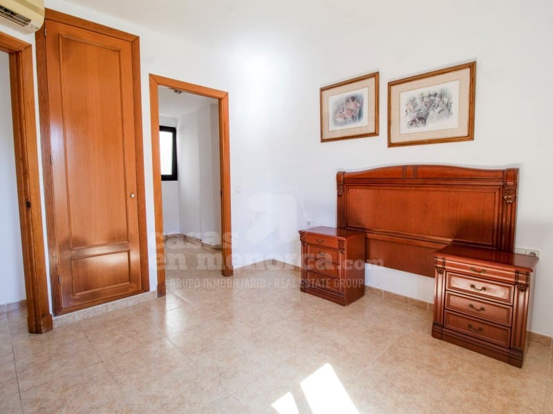 3 soveværelse Lejlighed til salg i Es Castell - € 370.000 (Ref: 9868432)