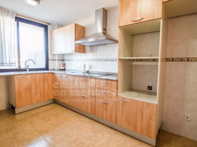 3 soveværelse Lejlighed til salg i Es Castell - € 370.000 (Ref: 9868432)