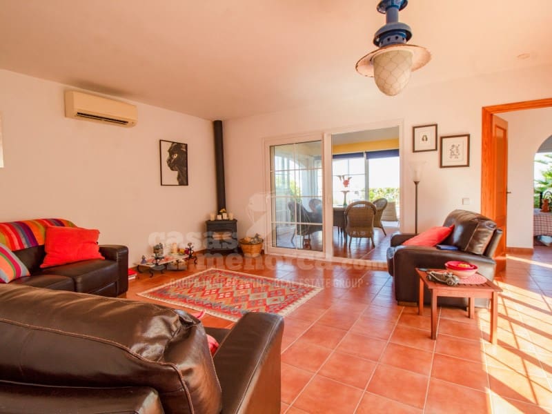3 slaapkamer Villa te koop in Cala Llonga met zwembad garage - € 650.000 (Ref: 9873131)