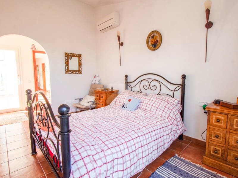 3 slaapkamer Villa te koop in Cala Llonga met zwembad garage - € 650.000 (Ref: 9873131)