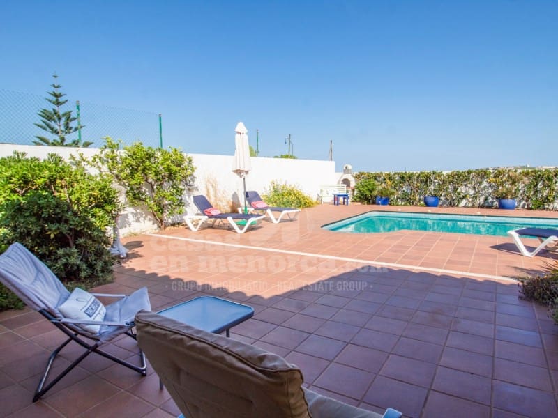 3 slaapkamer Villa te koop in Cala Llonga met zwembad garage - € 650.000 (Ref: 9873131)