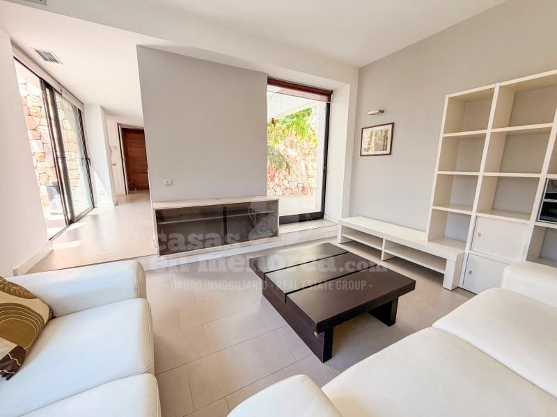 3 slaapkamer Villa te koop in Cala Blanca met zwembad garage - € 890.000 (Ref: 9875914)