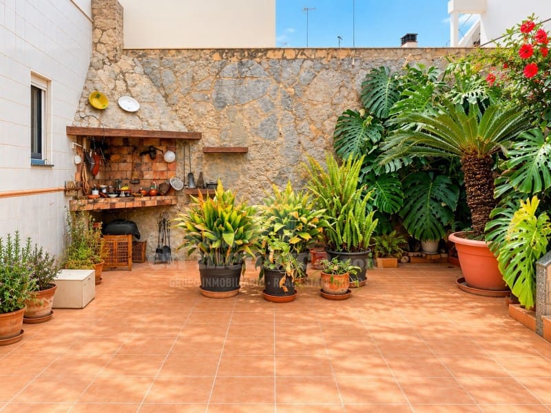 2 quarto Casa em Banda para venda em Es Castell - 398 000 € (Ref: 9878787)