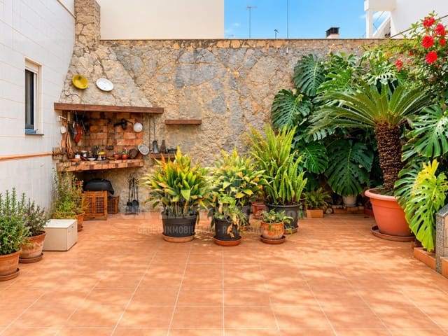 2 quarto Casa em Banda para venda em Es Castell - 398 000 € (Ref: 9878787)