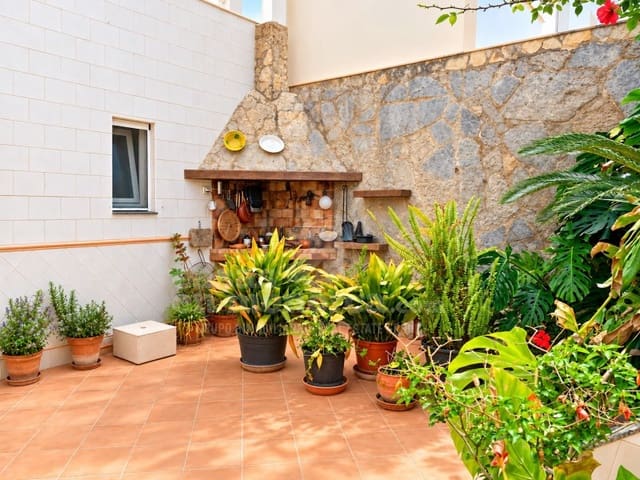 2 quarto Casa em Banda para venda em Es Castell - 398 000 € (Ref: 9878787)
