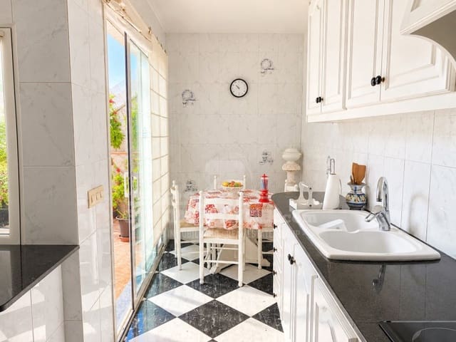 2 quarto Casa em Banda para venda em Es Castell - 398 000 € (Ref: 9878787)