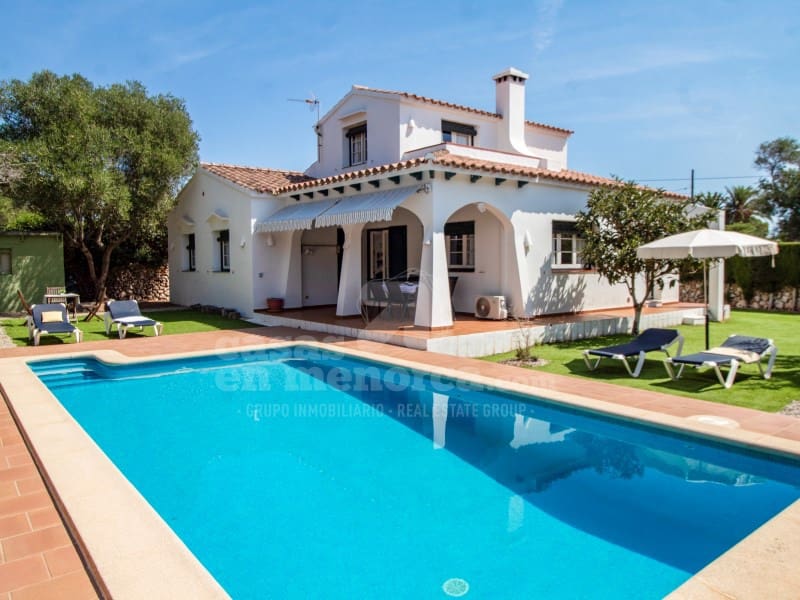 3 sypialnia Finka/Dom wiejski na sprzedaż w Trebaluger z basenem garażem - 690 000 € (Ref: 9884774)