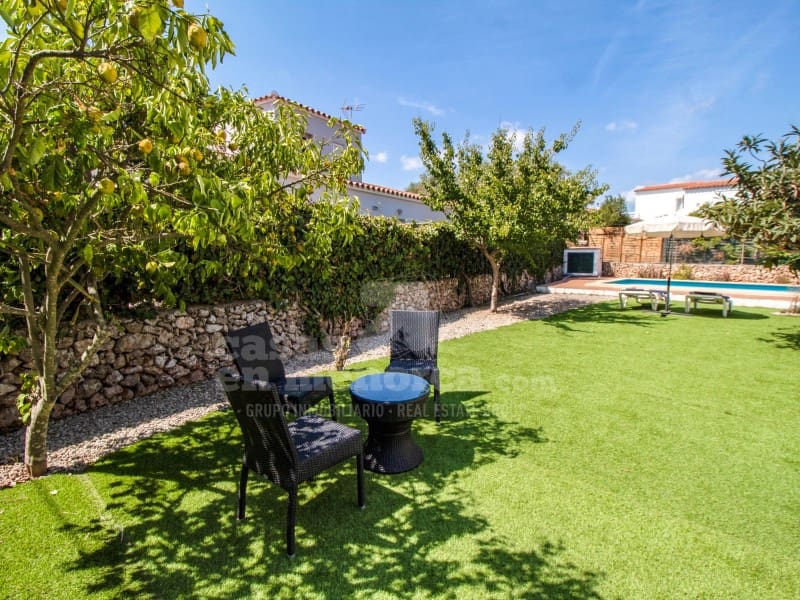 3 sypialnia Finka/Dom wiejski na sprzedaż w Trebaluger z basenem garażem - 690 000 € (Ref: 9884774)