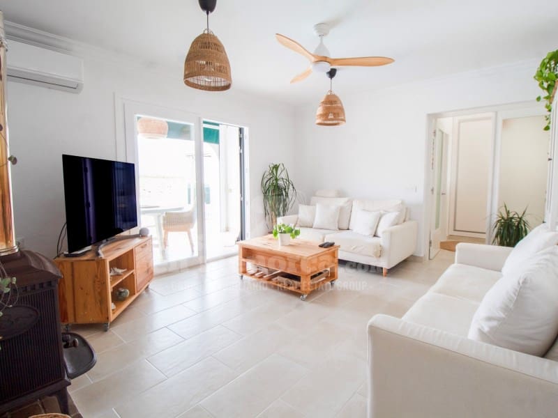 4 bedroom Villa for sale in Cala'n Porter with pool - € 525,000 (Ref: 9890018)