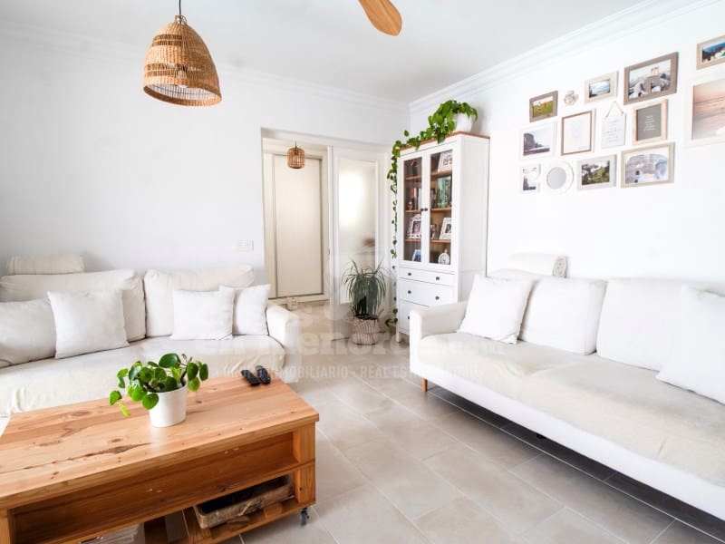 4 bedroom Villa for sale in Cala'n Porter with pool - € 525,000 (Ref: 9890018)