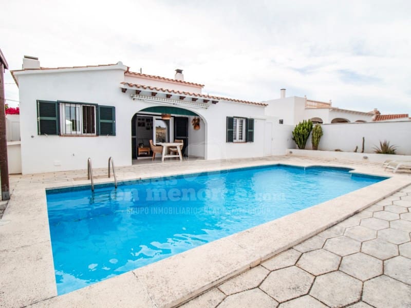 4 bedroom Villa for sale in Cala'n Porter with pool - € 525,000 (Ref: 9890018)