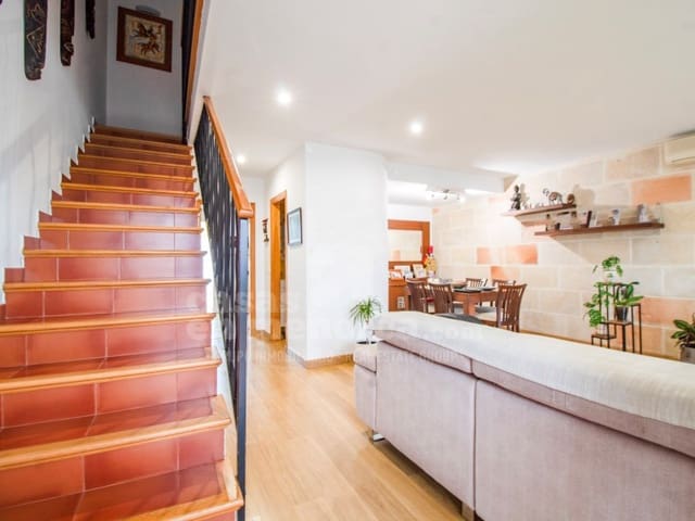 4 quarto Casa em Banda para venda em Mahón / Maó com garagem - 612 000 € (Ref: 9890020)
