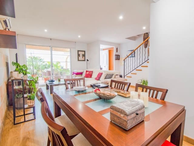 4 quarto Casa em Banda para venda em Mahón / Maó com garagem - 612 000 € (Ref: 9890020)