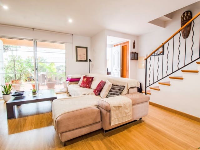 4 quarto Casa em Banda para venda em Mahón / Maó com garagem - 612 000 € (Ref: 9890020)