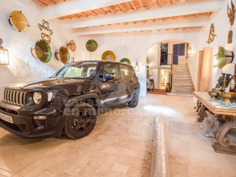 5 bedroom Townhouse for sale in Mahon / Mao with garage - € 2,625,000 (Ref: 9890021)