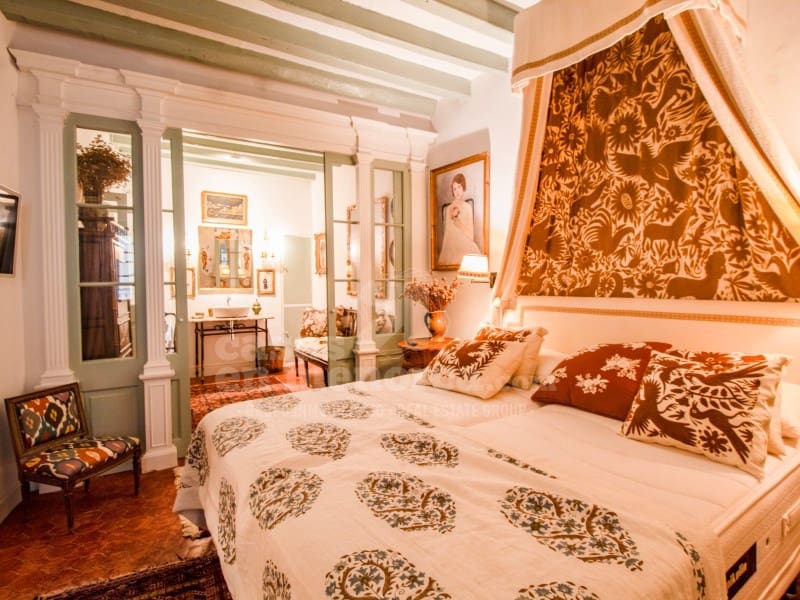 5 bedroom Townhouse for sale in Mahon / Mao with garage - € 2,625,000 (Ref: 9890021)