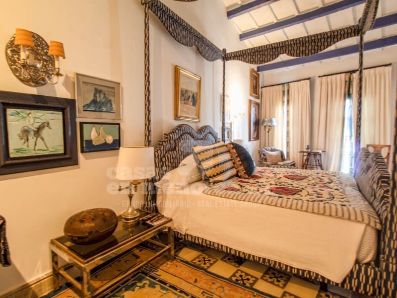5 bedroom Townhouse for sale in Mahon / Mao with garage - € 2,625,000 (Ref: 9890021)