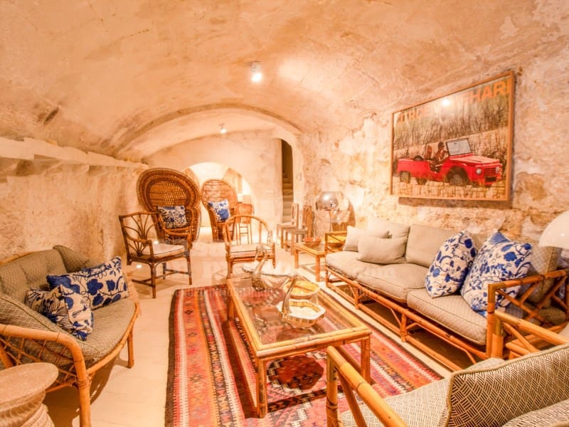 5 bedroom Townhouse for sale in Mahon / Mao with garage - € 2,625,000 (Ref: 9890021)