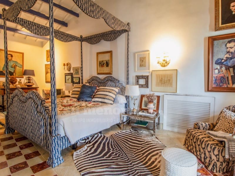 5 bedroom Townhouse for sale in Mahon / Mao with garage - € 2,625,000 (Ref: 9890021)
