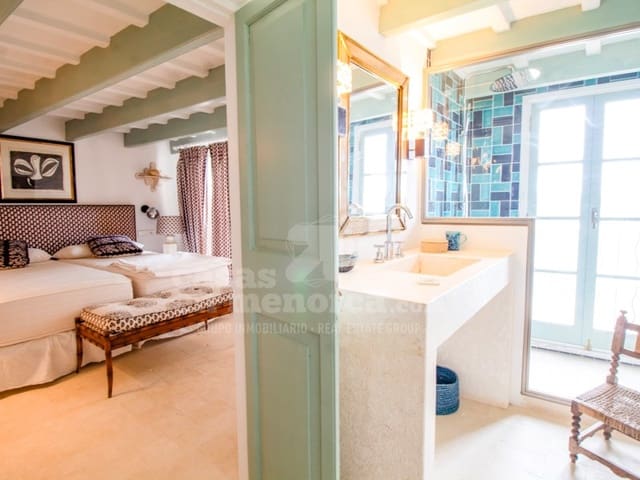 5 bedroom Townhouse for sale in Mahón / Maó with garage - € 2,625,000 (Ref: 9890021)
