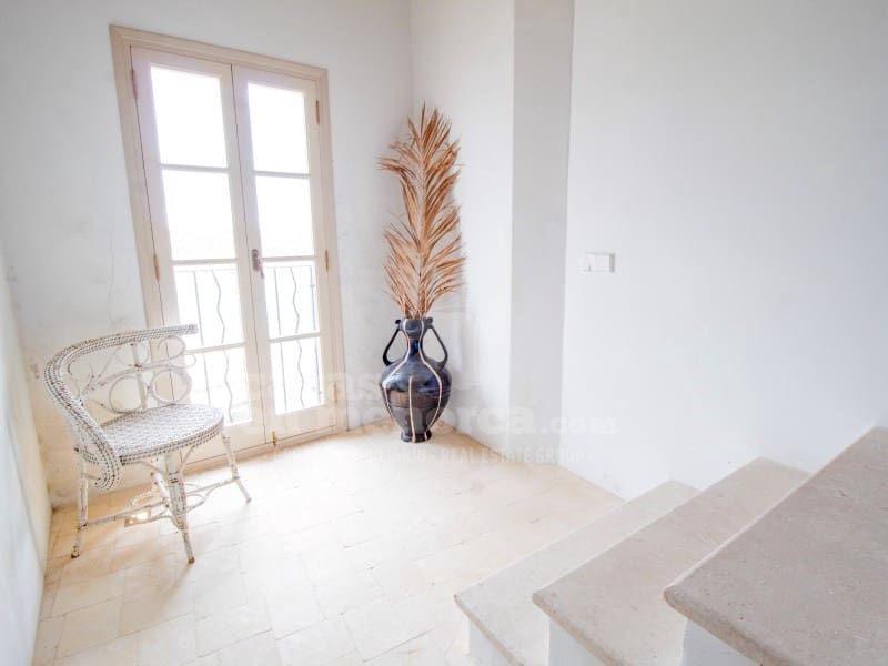 5 bedroom Townhouse for sale in Mahon / Mao with garage - € 2,625,000 (Ref: 9890021)