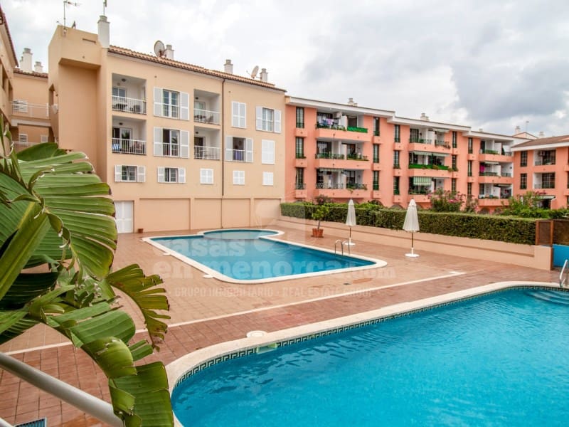 Apartamento de 2 habitaciones en Es Castell en venta con piscina - 295.000 € (Ref: 9892349)