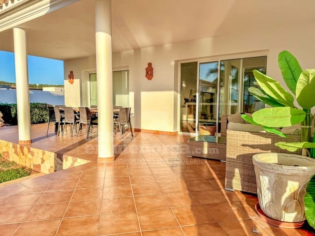 Chalet de 4 habitaciones en Cales Piques, Ciutadella de Menorca en venta - 1.200.000 € (Ref: 9894445)